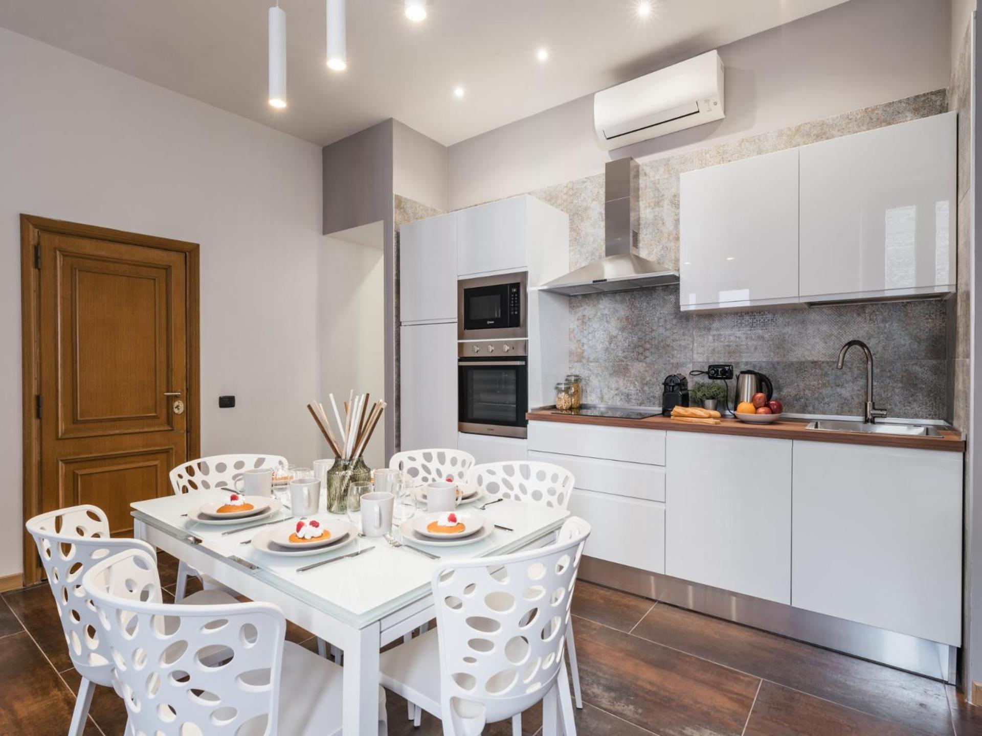 The Rent - Four-room A Few Steps From The Trevi Fountain Apartamento *
