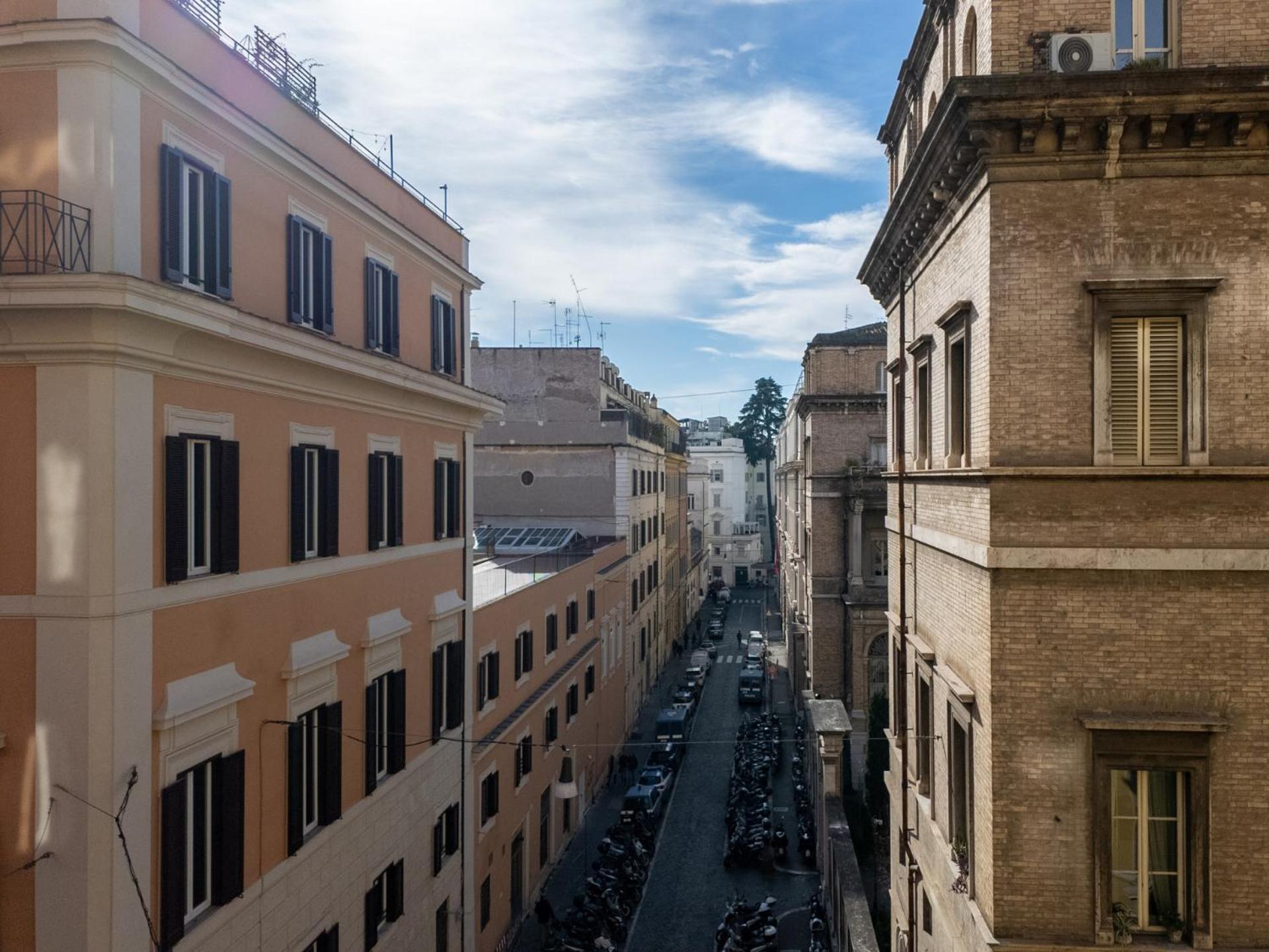 The Rent - Four-room A Few Steps From The Trevi Fountain Apartamento